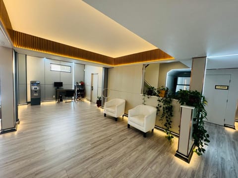 Ramada by Wyndham San Diego Airport Hotel in Point Loma