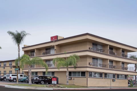 Ramada by Wyndham San Diego Airport Hotel in Point Loma