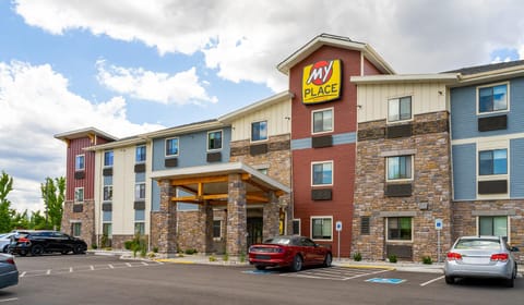 My Place Hotel Vancouver Hotel in Vancouver