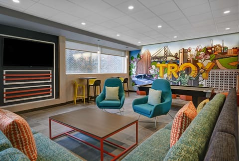 Tru by Hilton Troy Detroit Hotel in Troy