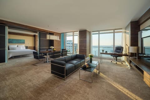 Shared lounge/TV area