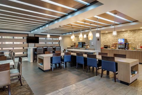 Comfort Suites Alpharetta/Roswell - Atlanta Area Hotel in Alpharetta