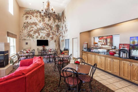 Ramada by Wyndham Sellersburg/Louisville North Hotel in Indiana