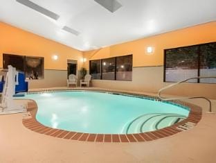 Ramada by Wyndham Locust Grove Hotel in Locust Grove