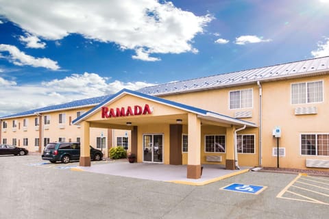 Ramada by Wyndham Sioux Falls Hotel in Sioux Falls