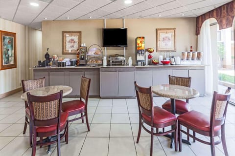 Ramada by Wyndham Lebanon Hotel in Lebanon