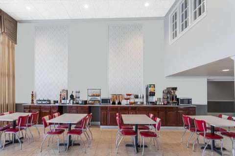 Ramada by Wyndham Henderson/Evansville Hotel in Indiana