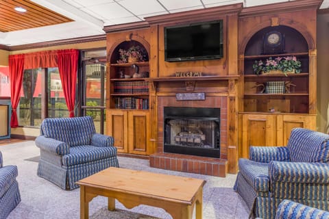 Ramada by Wyndham Macon Hotel in Macon