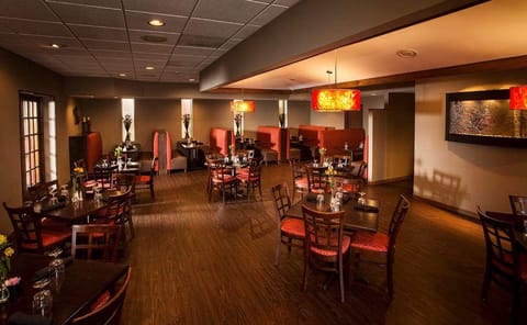 Ramada by Wyndham Marquette Hotel in Marquette