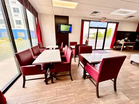 Ramada by Wyndham Harrisonburg Hotel in Harrisonburg