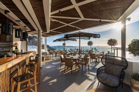 Petit Palace Suites Hotel in Mesaria