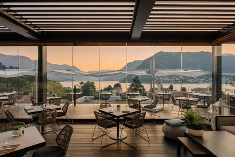 Bar/lounge