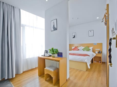 Shell Hotel Beijing Tongzhou District Universal Studio East Wansheng Metro Station Hotel in Beijing