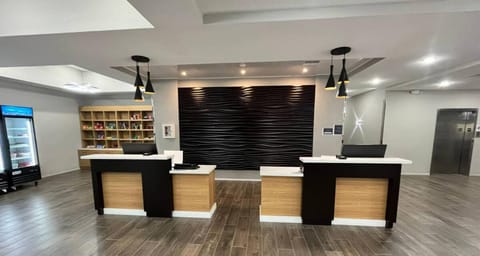 La Quinta Inn & Suites by Wyndham Coralville Iowa City Hotel in Coralville