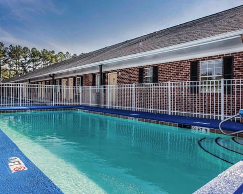 Econo Lodge Santee Hotel in Santee