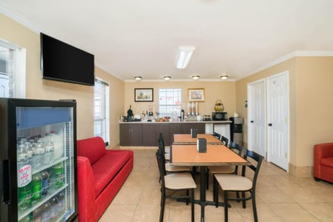 Travelodge by Wyndham Santee Hotel in Santee