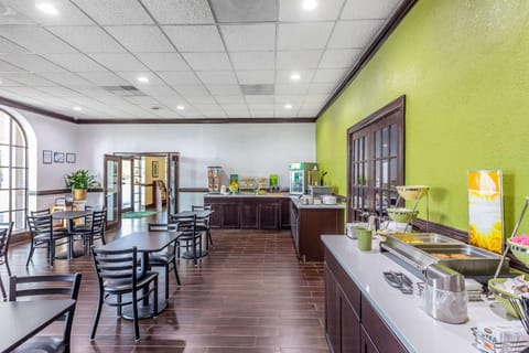 Quality Inn Forsyth near GA Public Safety Training Center Hotel in Forsyth