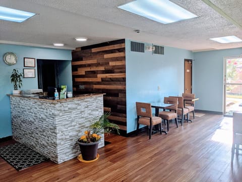 Travelodge by Wyndham Forsyth Hotel in Forsyth