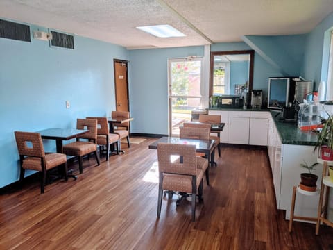 Travelodge by Wyndham Forsyth Hotel in Forsyth