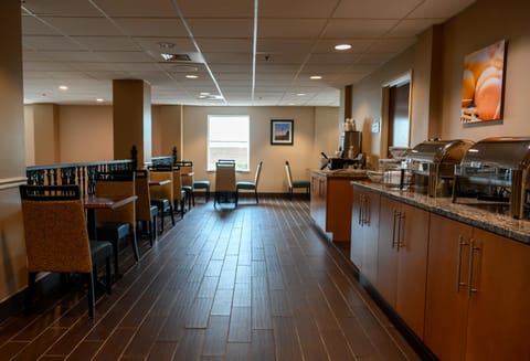 Comfort Inn & Suites Patriots Point Hotel in Mount Pleasant