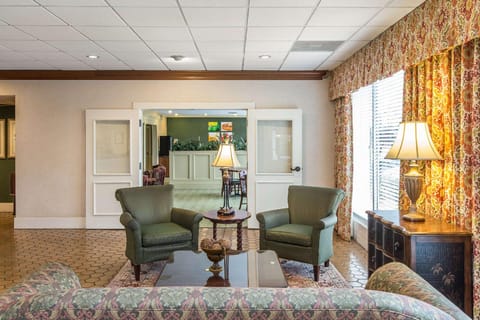 Quality Inn & Suites McDonough South I-75 Hotel in McDonough