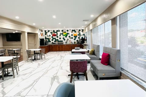 Quality Inn & Suites McDonough South I-75 Hotel in McDonough