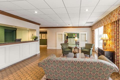 Quality Inn & Suites McDonough South I-75 Hotel in McDonough