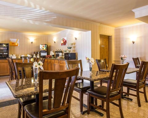 Quality Inn Fort Jackson Hotel in Dentsville