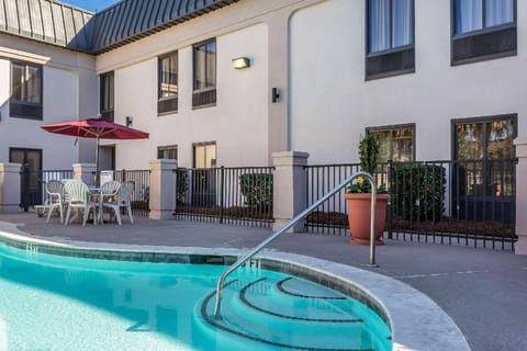 Quality Inn Summerville-Charleston Hotel in Summerville