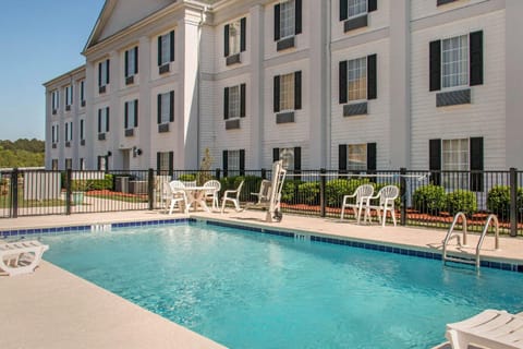 Quality Inn Pooler - Savannah I-95 Hotel in Pooler
