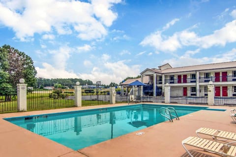 Rodeway Inn La Grange East Hotel in LaGrange