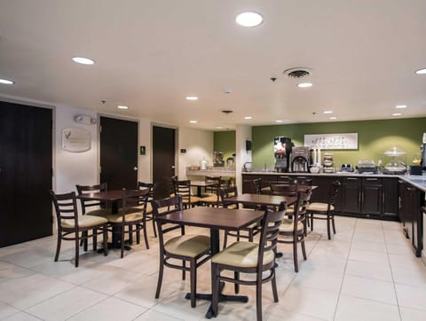 Sleep Inn Atlanta Airport Hotel in College Park