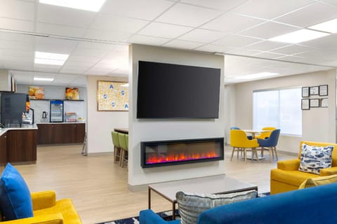 Comfort Suites Northside Hospital Gwinnett Hotel in Lawrenceville