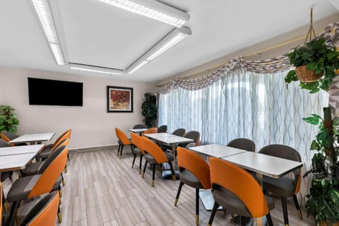 Quality Inn Northlake Hotel in Tucker