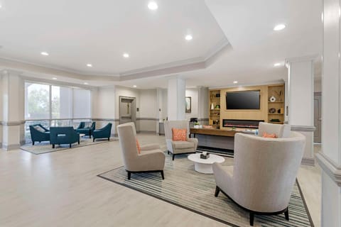 Comfort Suites Valdosta Mall Area Hotel in Valdosta