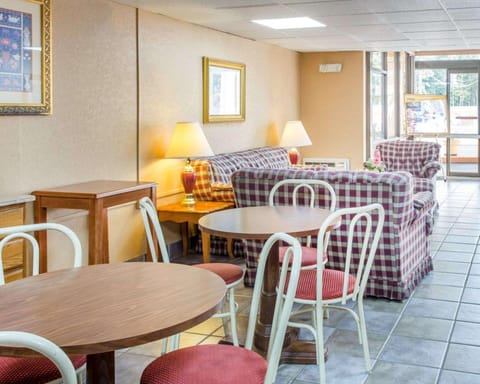 Rodeway Inn Stone Mountain Hotel in Tucker