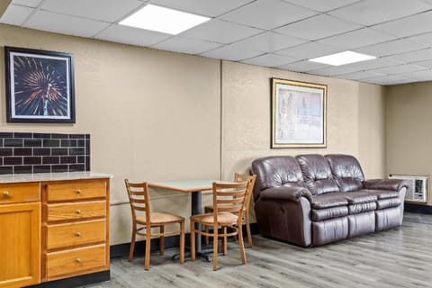 Rodeway Inn Stone Mountain Hotel in Tucker