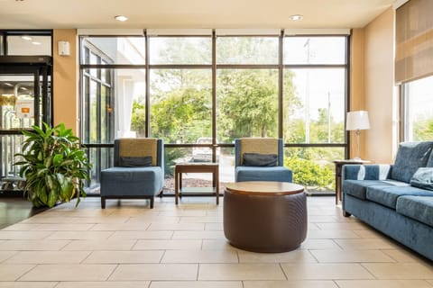 Comfort Suites Columbia Northeast - Fort Jackson Hotel in Dentsville