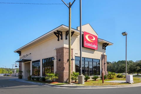 Econo Lodge Garden City - Savannah Hotel in Savannah