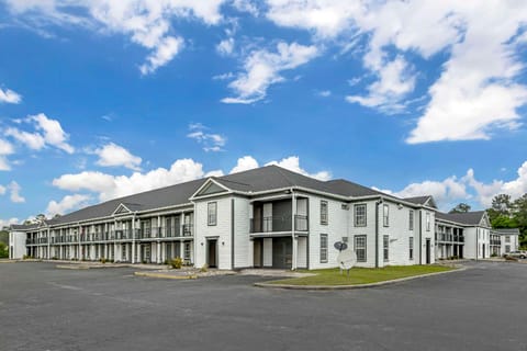 Quality Inn & Suites Santee I-95 Hotel in Santee