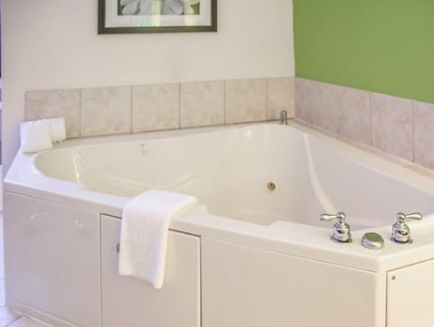 Quality Inn & Suites Hardeeville - Savannah North Hotel in Hardeeville