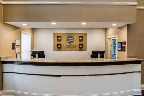 Comfort Inn & Suites near Six Flags Hotel in Lithia Springs