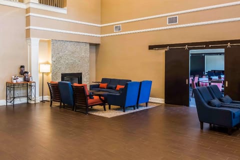 Comfort Inn & Suites near Six Flags Hotel in Lithia Springs
