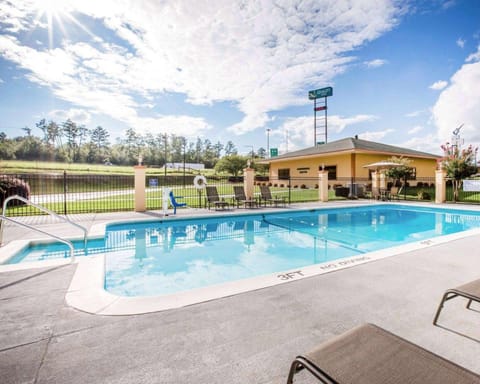 Quality Inn Macon West Hotel in Macon