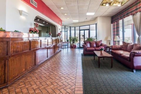 Econo Lodge Inn & Suites Conference Center Hotel in Dublin