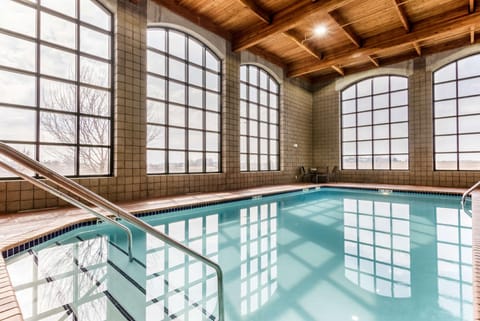 Holiday Inn Express and Suites Cedar Falls Waterloo By IHG Hotel in Cedar Falls