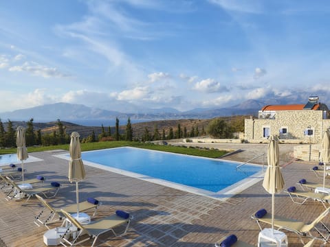 Villa in Kamilari near Child-Friendly Beach Resort in Crete