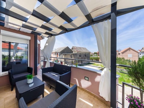 Luxurious Villa in Dalmatia near Sea Resort in Zadar County