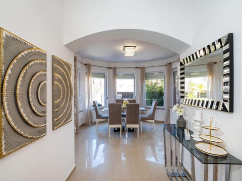 Luxurious Villa in Dalmatia near Sea Resort in Zadar County