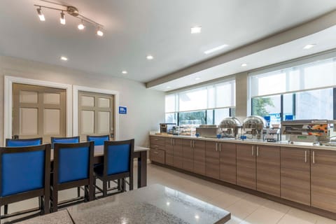 Best Western Red Coach Inn Hotel in Western Addition